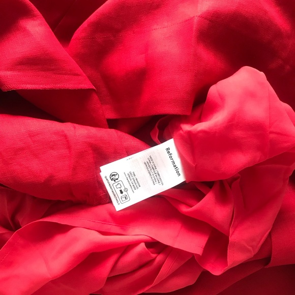 Katarin Linen Dress in Lipstick - Picture 6 of 6